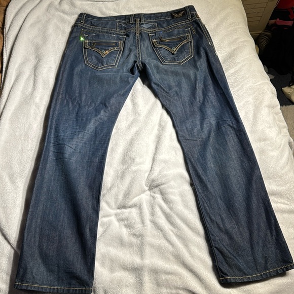 Very fashionable men's robins Jean